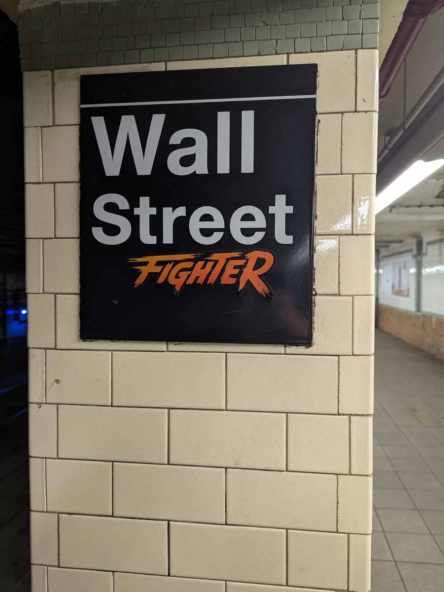 New York’ta Fighter eklenmiş Wall Street tabelası