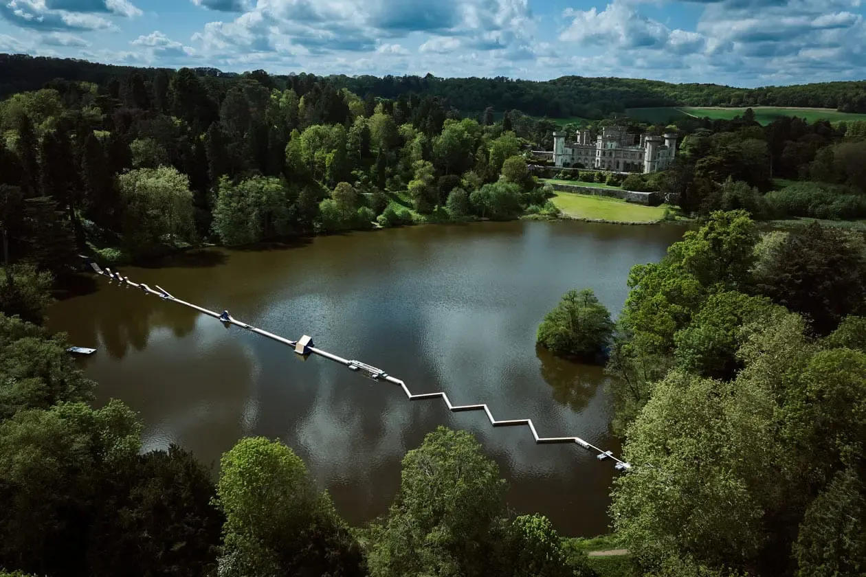 danny-macaskill-parcours-obstacles-red-bull-1.jpg.webp